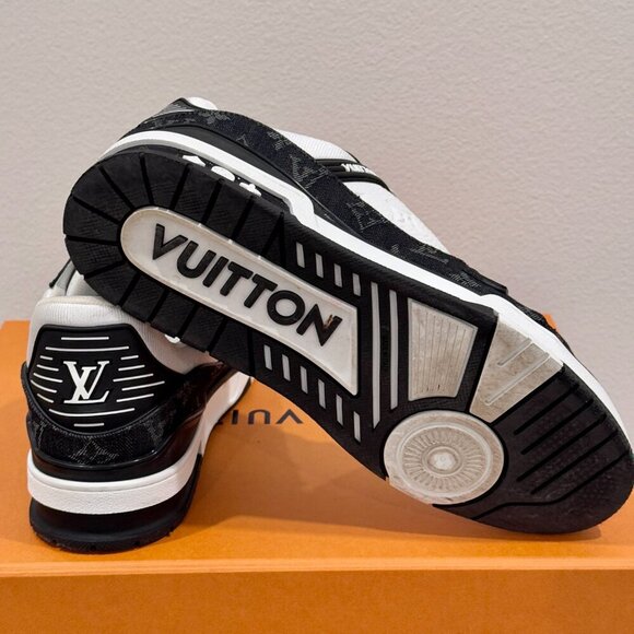 Louis Vuitton LV Trainer Men's Sneaker Black and White - Picture 8 of 10